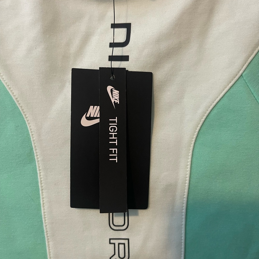 Nike Women’s Sportswear Street Short Sleeve Crop - Picture 3 of 9